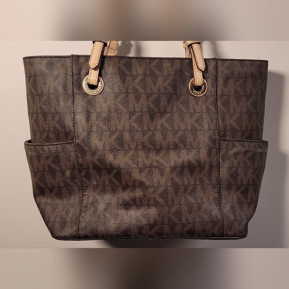 C - Michael Kors Jet Set brown monogram Vegan leather handbag